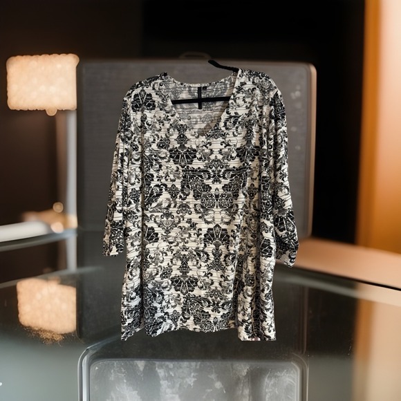 Cathy woman Tops - Cathy Woman Top Black, Gray & White 3/4 Sleeve Size 3x, Floral